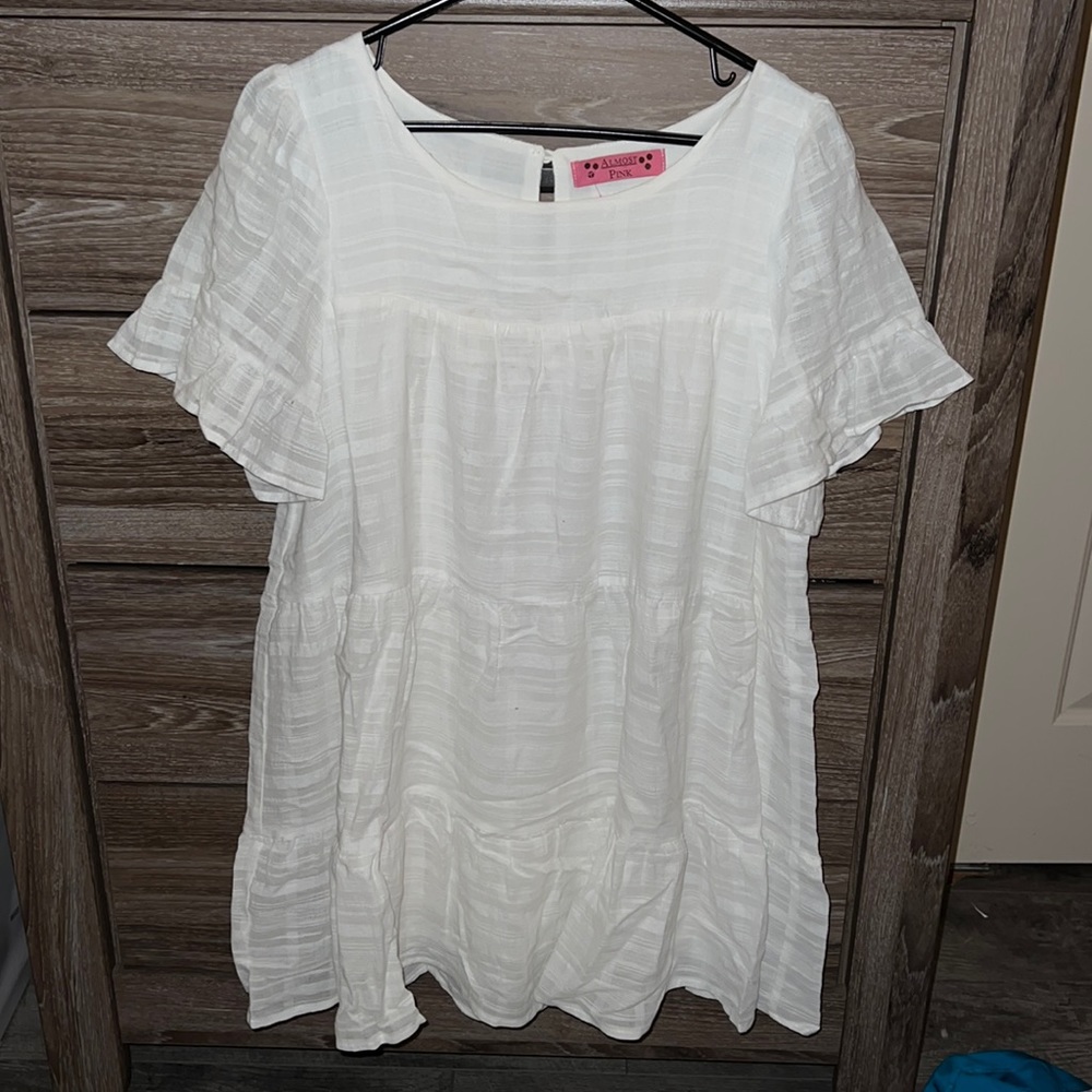 Boutique white dress!!